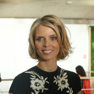 Sylvie Tellier - Iris Mittenaere, Miss Univers et Miss France 2016 arrive à Paris en provenance de New York le 16 mars 2017.
