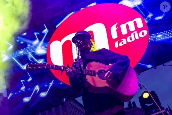 Joyce Jonathan lors du concert MFM Radio Live, place de la République à Lyon, le 3 mars 2017.