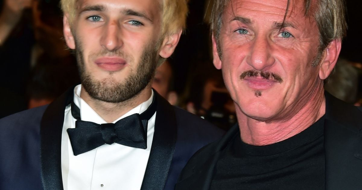 Sean Penn et son fils Hopper Jack Penn Descente des marches du film