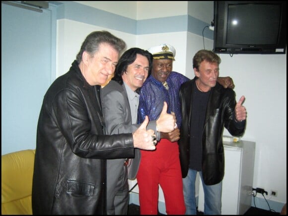 Eddy Mitchell et Johnny Hallyday dans la loge de Chuck Berry en 2005 à Paris