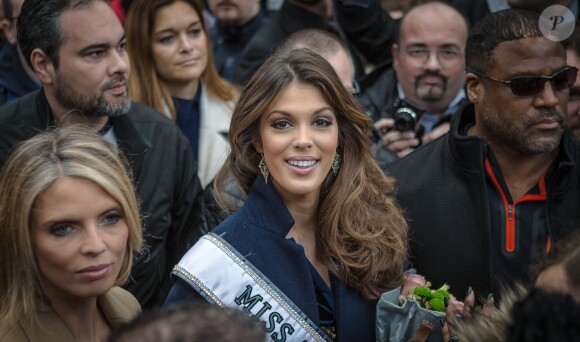 Sylvie Tellier - Iris Mittenaere de retour à Lille, sa ville natale, après son sacre de Miss Univers 2016. Elle est arrivée par le train, a défilé dans un bus sur la rue principale et a terminé au balcon du journal "La Voix du Nord", le 19 mars 2017. © Stéphane Vansteenkiste/Bestimage