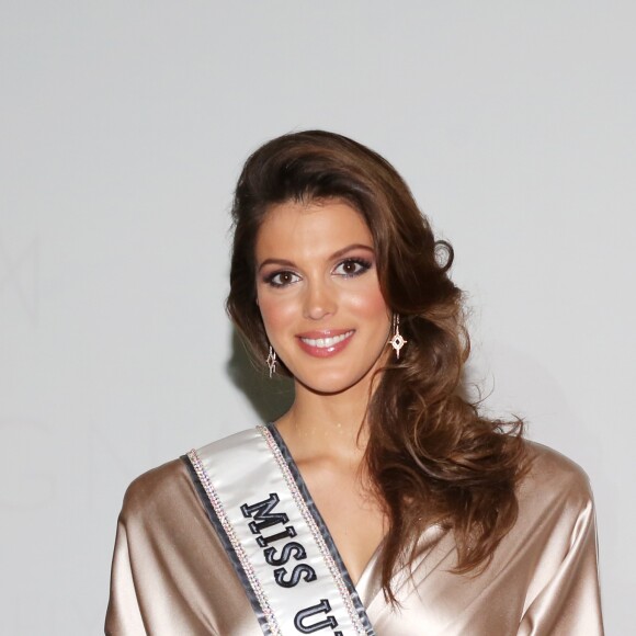 Sylvie Tellier - Iris Mittenaere, Miss France 2016 et Miss Univers 2016, donne une conférence de presse pour le lancement de sa tournée médiatique à l'hôtel Marignan Champs-Elysées à Paris le 17 mars 2017. © CVS / Bestimage