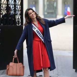 Semi- Exclusif - Iris Mittenaere (Miss Univers) au Palais de l'Elysée pour rencontrer le président de la République François Hollande et visiter l'Elysée à Paris, le 18 mars 2017. 