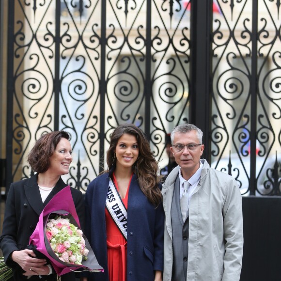 Semi- Exclusif - Iris Mittenaere (Miss Univers) au Palais de l'Elysée pour rencontrer le président de la République François Hollande et visiter l'Elysée à Paris, le 18 mars 2017. 