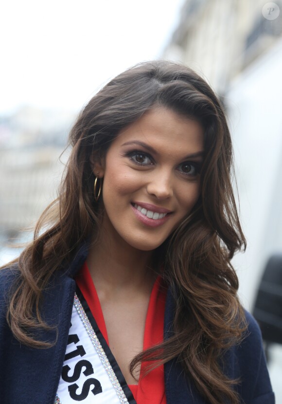Semi- Exclusif - Iris Mittenaere (Miss Univers) au Palais de l'Elysée pour rencontrer le Président de la République F. Hollande et visiter l'Elysée à Paris, le 18 mars 2017.