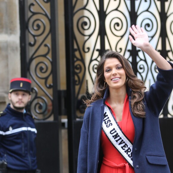 Semi- Exclusif - Iris Mittenaere (Miss Univers) au Palais de l'Elysée pour rencontrer le Président de la République F. Hollande et visiter l'Elysée à Paris, le 18 mars 2017.