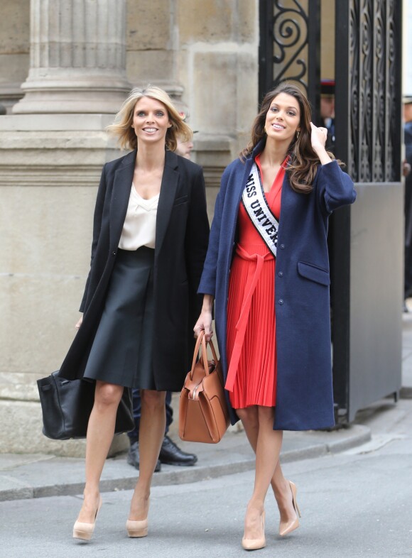 Semi- Exclusif - Iris Mittenaere (Miss Univers) et Sylvie Tellier au Palais de l'Elysée pour rencontrer le Président de la République F. Hollande et visiter l'Elysée à Paris, le 18 mars 2017.