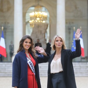 Semi- Exclusif - Iris Mittenaere (Miss Univers) et Sylvie Tellier au Palais de l'Elysée pour rencontrer le Président de la République F. Hollande et visiter l'Elysée à Paris, le 18 mars 2017.