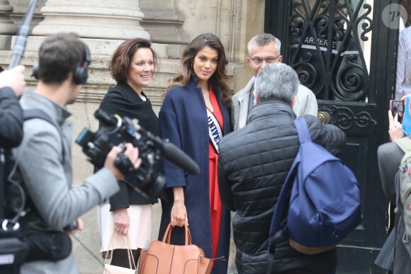 Semi- Exclusif - Iris Mittenaere (Miss Univers) et ses parents Yves Mittenaere et Laurence Druart au Palais de l'Elysée pour rencontrer le Président de la République F. Hollande et visiter l'Elysée à Paris, le 18 mars 2017.