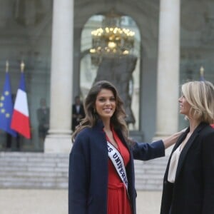 Semi- Exclusif - Iris Mittenaere (Miss Univers) et Sylvie Tellier au Palais de l'Elysée pour rencontrer le Président de la République F. Hollande et visiter l'Elysée à Paris, le 18 mars 2017.