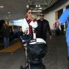 John Legend arrive à l'aéroport de LAX avec sa femme Chrissy Teigen et sa fille Luna à Los Angeles pour prendre l’avion, le 16 mars 2017