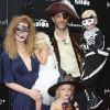 James Van Der Beek au côté de son épouse Kimberly et de leurs enfants Annabel, Joshua et Olivia à la soirée Good+ Foundation's first annual Halloween à Hollywood, le 29 octobre 2016