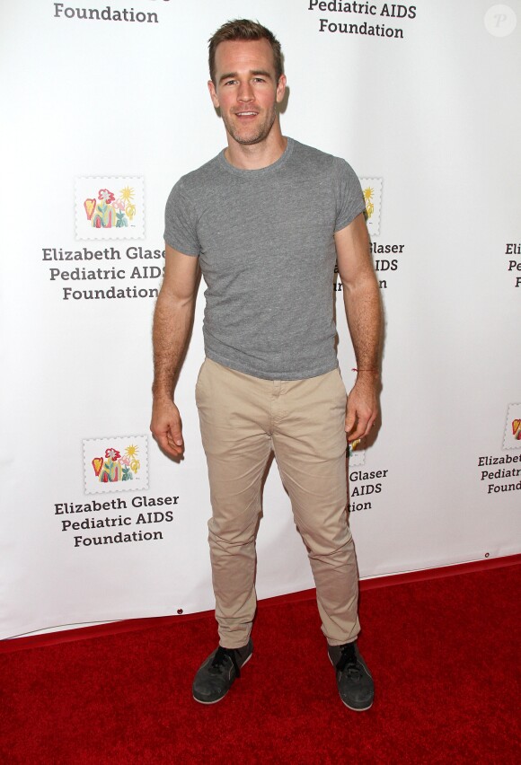 James Van Der Beek - People à la 26ème soirée caritative "The Elizabeth Glaser Pediatric AIDS" à Los Angeles. Le 25 octobre 2015
