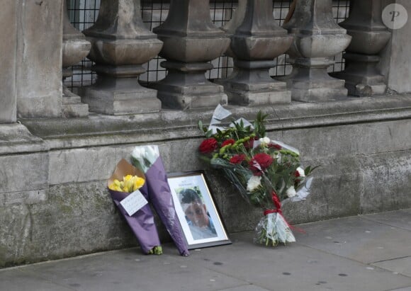 Hommage à l'officier de police Keith Palmer, tué lors de l'attentat survenu à la House of Parliament, Londres, le 22 mars 2017.
