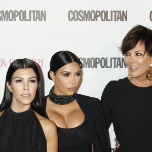 Kris Jenner entourée de ses filles Khloé Kardashian, Kourtney Kardashian, Kim Kardashian, enceinte, Kylie Jenner à la soirée du 50ème anniversaire de la revue féminine ‘Cosmopolitan' au Ysabel à West Hollywood, le 12 octobre 2015.