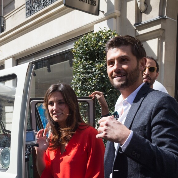 Laëtitia Milot, Arié Elmaleh et Christophe Beaugrand devant le Pershing Hall après le photocall de "Les Schtroumpfs, le village perdu" à Paris le 27 mars 2017.