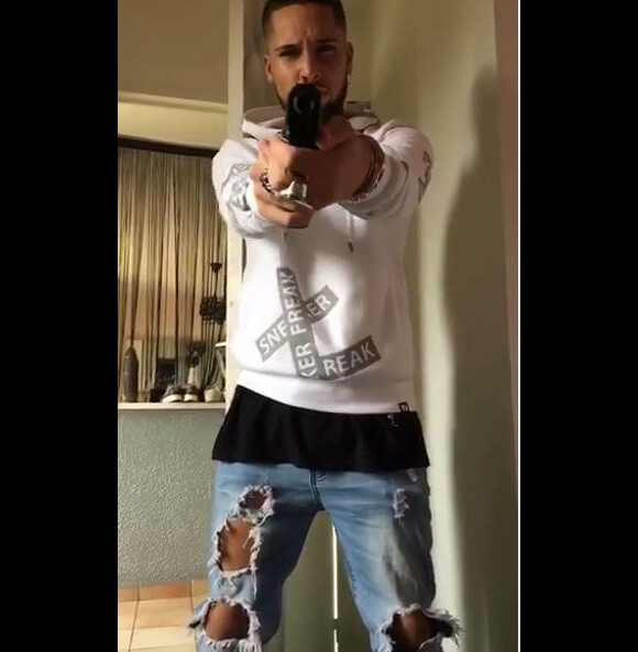 Eddy se dévoile avec une arme à feu sur Snapchat, mars 2017