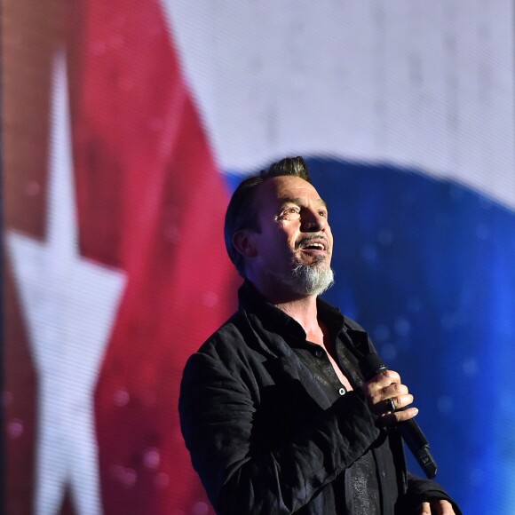 Exclusif - Florent Pagny lors de l'émission de télévision pour TF1 "La Chanson de l'Année 2016" à Nîmes le 17 juin 2016. © Bruno Bebert / Bestimage