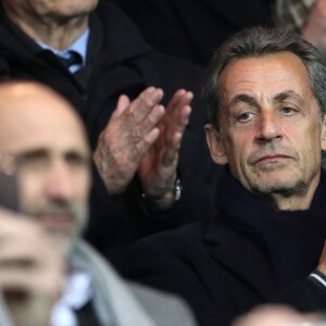 Nicolas Sarkozy dans les tribunes lors du match de Ligue 1 Paris Saint-Germain - Toulouse FC au parc des Princes à Paris, France, le 19 février 2017.