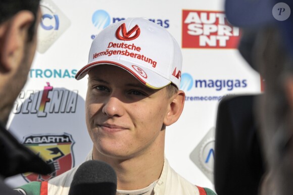 Mick Schumacher, le fils de Michael Schumacher, lors de sa victoire dans le Grand Prix de Monza en Formule 4 en Italie le 30 octobre 2016