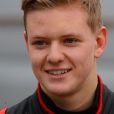 Mick Schumacher, fils du septuple champion du monde de Formule 1 Michael Schumacher, lors de ses premiers essais en Formule 4 à bord de la monoplace de l'équipe néerlandaise Team van Amersfoort sur le circuit Motorsport Arena à Oschersleben, le 8 avril 2015.