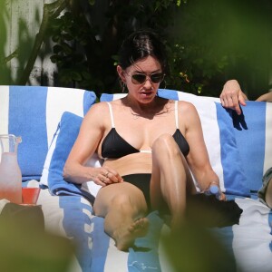 Courteney Cox a profité d'une escapade ensoleillée avec sa fille Coco Arquette et des amies le 31 mars 2017 à Miami.