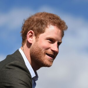 Le prince Harry rencontre les élèves du collège Hamilton Community qui suivent le programme "Yes you can" à Leicester, le 21 mars 2017.