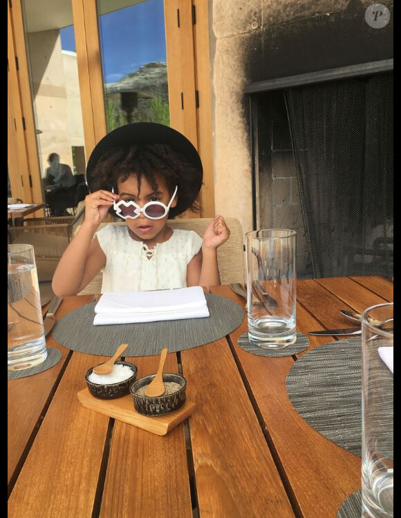 Beyonce partage des photos inédites à l'occasion de son 9e anniversaire de mariage avec Jay Z le 4 avril 2017.