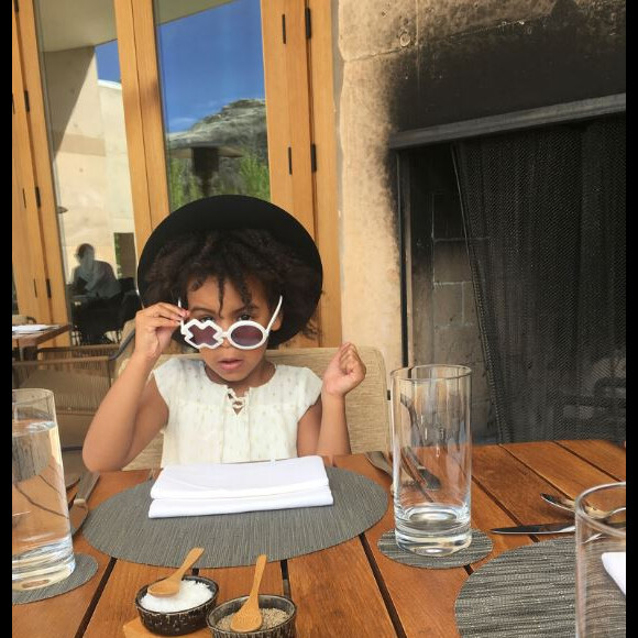 Beyonce partage des photos inédites à l'occasion de son 9e anniversaire de mariage avec Jay Z le 4 avril 2017.