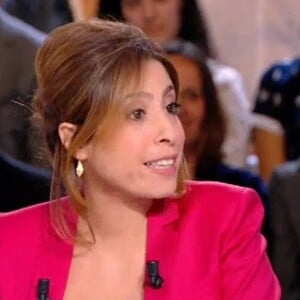Léa Salamé - "L'émission politique", jeudi 6 avril 2017, France 2