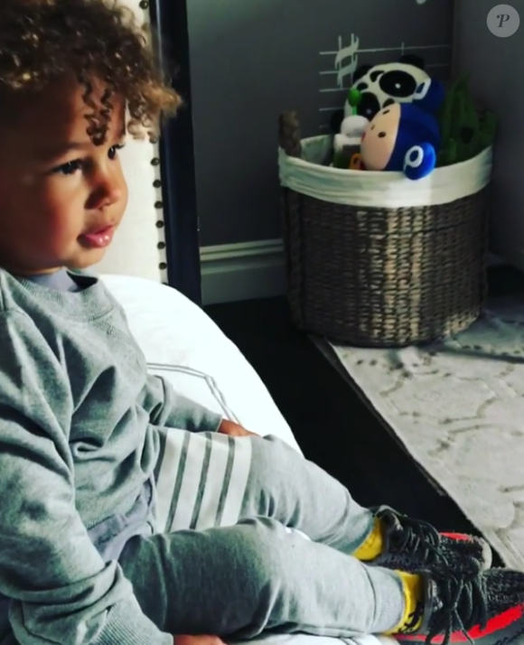 Genesis, le fils d'Alicia Keys et Swizz Beatz, prouve qu'il sait déjà manier l'art du beatbox à seulement 2 ans ! (avril 2017)