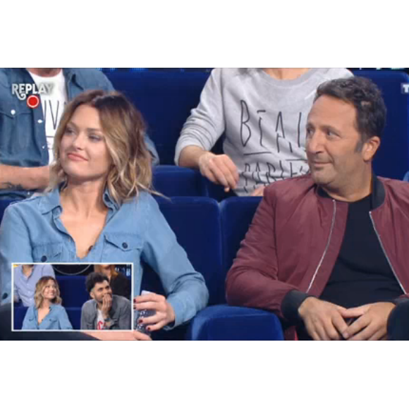 L'animateur Arthur et Caroline Receveur dans "Vendredi tout est permis" le 7 avril 2017 sur TF1.