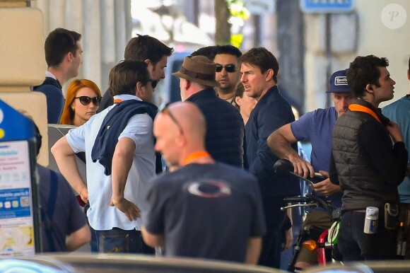 Tom Cruise et Sean Harris sur le tournage de "Mission Impossible 6" à Paris, France, le 9 avril, 2017.
