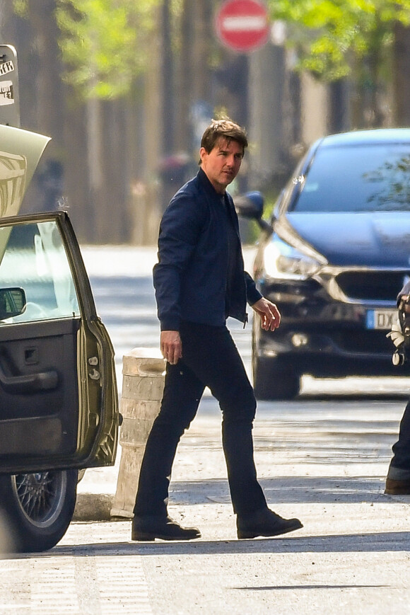 Tom Cruise sur le tournage d'une scène du film "Mission Impossible 6" à Paris, France, le 9 avril, 2017.
