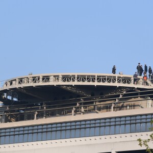 Tournage d'une scène du film "Mission Impossible 6" sur le toit du ministère des Finances de Bercy à Paris. Le 8 avril 2017 © Lionel Urman / Bestimage