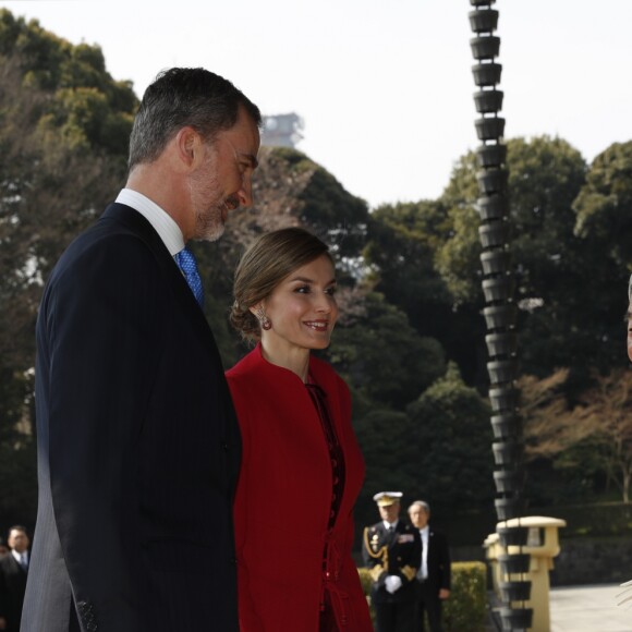 Le roi Felipe VI, la reine Letizia d'Espagne, l’empereur Akihito et l’impératrice Michiko du japon - Le roi et la reine d’Espagne lors de l’accueil officiel par l’empereur et l’impératrice du Japon au Palais impérial de Tokyo, Japon, le 5 avril 2017.  Spanish King and Queen during a welcome ceremony on occasion for their official visit to Japan in Tokyo on Wednesday 5 April 2017. On the first day of their 3 day tour of Japan04/04/2017 - Tokyo