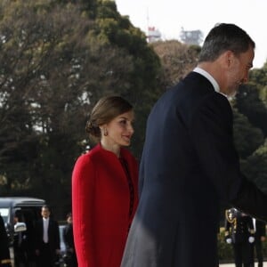 Le roi Felipe VI, la reine Letizia d'Espagne, l’empereur Akihito et l’impératrice Michiko du japon - Le roi et la reine d’Espagne lors de l’accueil officiel par l’empereur et l’impératrice du Japon au Palais impérial de Tokyo, Japon, le 5 avril 2017.  Spanish King and Queen during a welcome ceremony on occasion for their official visit to Japan in Tokyo on Wednesday 5 April 2017. On the first day of their 3 day tour of Japan04/04/2017 - Tokyo