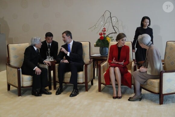 Le roi Felipe VI, la reine Letizia d'Espagne, l’empereur Akihito et l’impératrice Michiko du japon - Le roi et la reine d’Espagne lors de l’accueil officiel par l’empereur et l’impératrice du Japon au Palais impérial de Tokyo, Japon, le 5 avril 2017.  Spanish King and Queen during a welcome ceremony on occasion for their official visit to Japan in Tokyo on Wednesday 5 April 2017. On the first day of their 3 day tour of Japan04/04/2017 - Tokyo