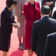 La reine Letizia d'Espagne - Le roi F. VI d'Espagne et la reine L.d'Espagne lors d'une cérémonie de bienvenue à Tokyo dans le cadre de leur voyage officiel au Japon, le 5 avril 2017.  Spanish King F. VI and Queen L. during a welcome ceremony on occasion for their official visit to Japan in Tokyo on Wednesday 5 April 2017. On the first day of their 3 day tour of Japan.05/04/2017 - Tokyo