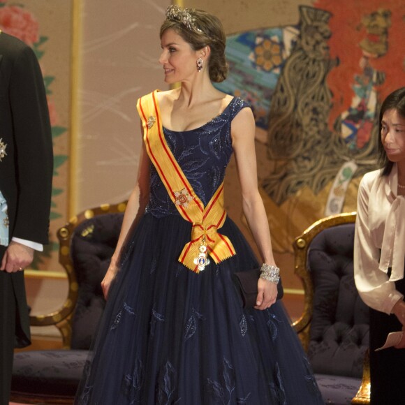 La reine Letizia d'Espagne lors du dîner de gala donné en l'honneur du roi et de la reine d'Espagne en visite officielle au Japon à Tokyo le 4 avril 2017.  Gala dinner for Spanish kings on occasion for their official visit to Japan in ImperialPalace in Tokyo on Wednesday 5 April 2017. On the first day of their 3 day tour of Japan04/04/2017 - Tokyo