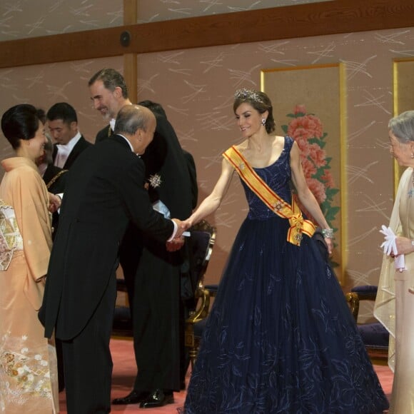 Akihito, empereur du Japon, le roi Felipe d'Espagne, la reine Letizia et l'impératrice Michiko lors du dîner de gala donné en l'honneur du roi et de la reine d'Espagne en visite officielle au Japon à Tokyo le 4 avril 2017.  Gala dinner for Spanish kings on occasion for their official visit to Japan in ImperialPalace in Tokyo on Wednesday 5 April 2017. On the first day of their 3 day tour of Japan04/04/2017 - Tokyo