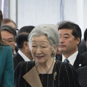 Le roi Felipe VI et la reine Letizia d'Espagne, accompagnés de l'impératrice Michiko du Japon, ont visité les sanctuaires de Shizuoka Sengen-jinja à Shizuoka, à l'occasion de leur voyage officiel de 3 jours au Japon. Le 7 avril 2017  Spanish Queen Letizia with Empress Michiko during visit Sengen JinjaTemple on occasion of her official visit to Japan in Shizouka on Friday 7 April 2017. On the third day of their 3 day tour of Japan07/04/2017 - Shizuoka