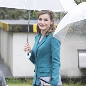 La reine Letizia et le roi Felipe d'Espagne rencontrent l'empereur et l'impératrice du Japon, Akihito et Michiko, dans le cadre de leur visite officielle au Japon, le 7 avril 2017.  Queen Laetizia and King Felipe VI meet Japan emperor and empress, Akihito and Michiko during their official visit to Japan. April 7th, 2017.07/04/2017 - Shizouka