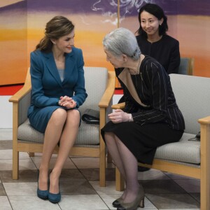 La reine Letizia et le roi Felipe d'Espagne accompagnés par l'empereur et l'impératrice du Japon, Akihito et Michiko, visitent le temple Sengen Jimqa, dans le cadre de leur visite officielle au Japon, le 7 avril 2017.  Queen Laetizia and King Felipe VI sided by Japan emperor and empress, Akihito and Michiko, visit the Sengen Jimqa temple, during their official visit to Japan. April 7th, 2017.07/04/2017 - Shizouka