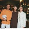 Yannick Noah, Heather Stewart Whyte et Cecilia Noah-Rhode à Paris le 7 octobre 1997.
