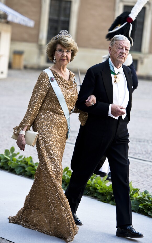 La princesse Désirée de Suède et son mari le baron Niclas Silfverschiöld lors du mariage de la princesse Madeleine de Suède et de Christopher O'Neill le 8 juin 2013 à Stockholm.