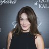 Carla Bruni-Sarkozy lors du photocall de la présentation de la collection Chopard ''The Queen of Kalahari'' au théâtre du Châtelet à Paris, le 21 janvier 2017. © Olivier Borde/Bestimage