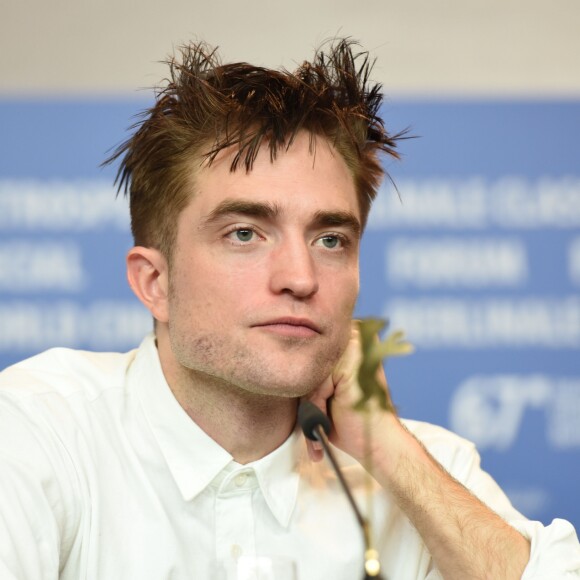 Robert Pattinson au photocall de la première de ‘The Lost City' lors du 67ème Festival international du Film Berlinale à Berlin en Allemagne, le 14 février 2017