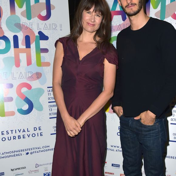 Semi-exclusif - la chanteuse Camille et Pierre Niney - Ouverture du Festival Atmosphères de Courbevoie le 13 octobre 2016. © Giancarlo Gorassini/Bestimage
