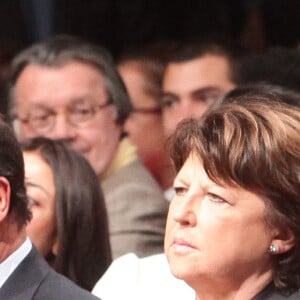 Francois Hollande, Martine Aubry, Manuel Valls, Julie Gayet - Convention d'investiture de Francois Hollande a la tete du PS pour l'election presidentielle de 2012 a la Halle Freyssinet a Paris, le 22 octobre 2011.